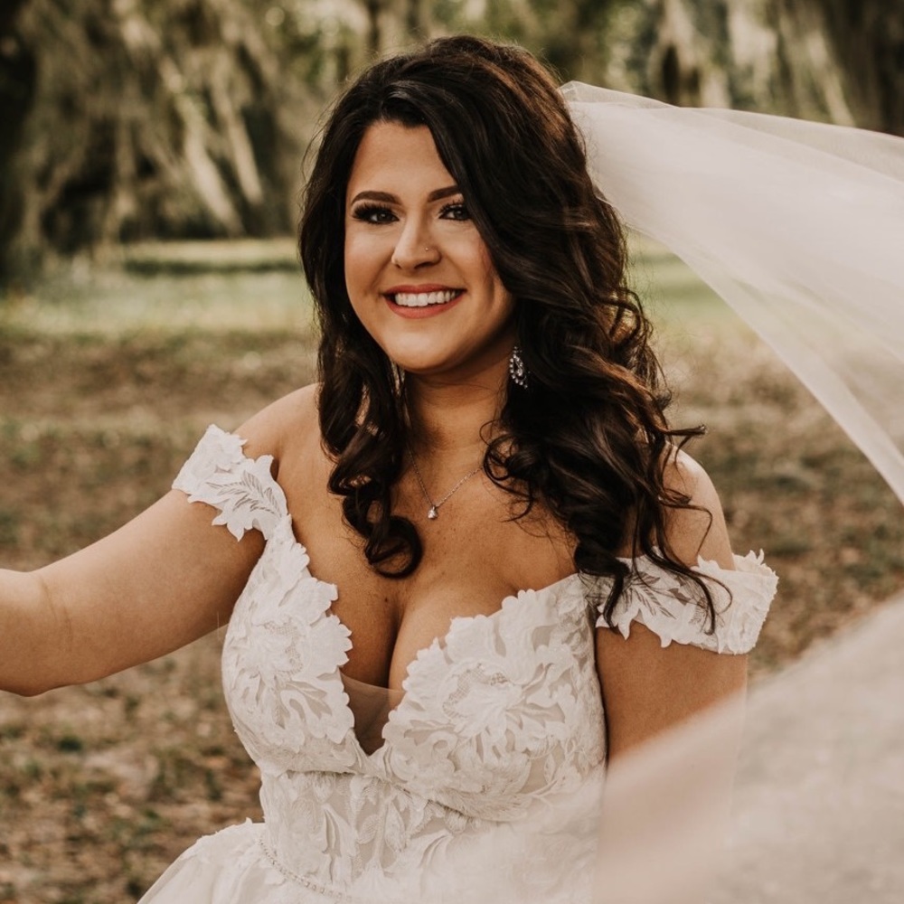 Meet your Posher, Elyssa